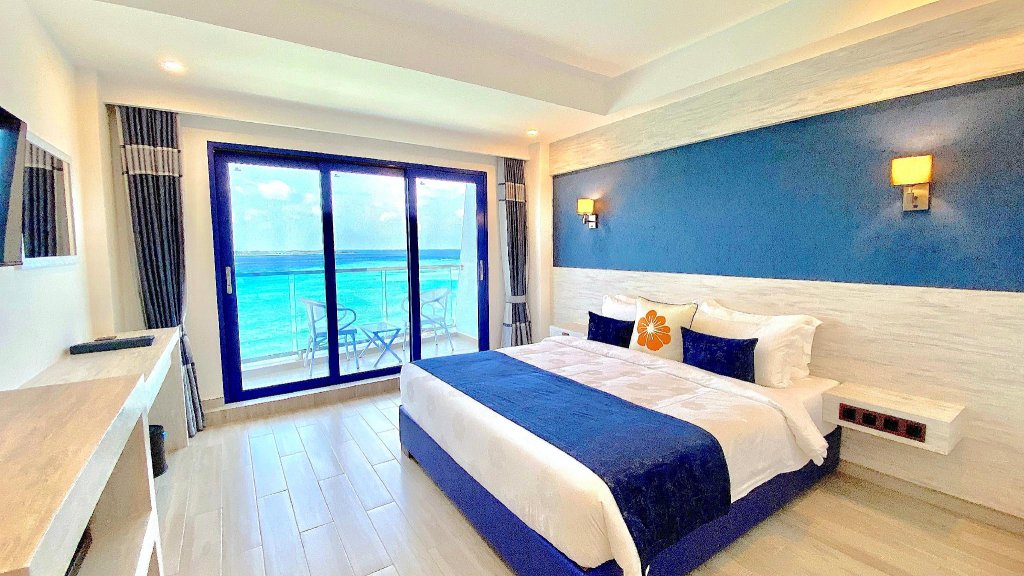 Двухместный номер Deluxe с балконом и с видом на море Kaani Palm Beach
