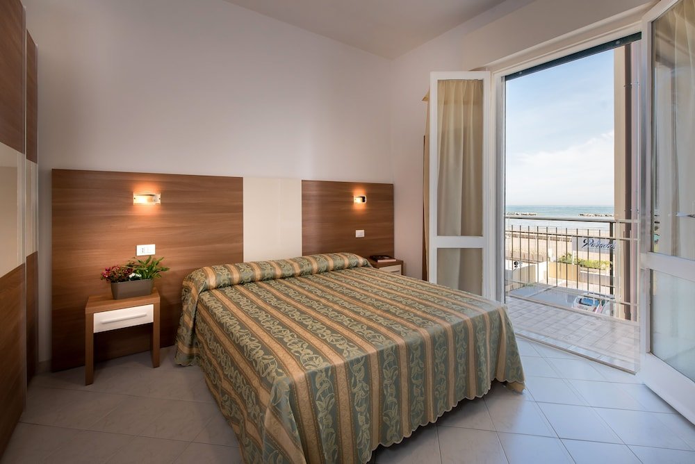 Habitación triple Confort 1 dormitorio con balcón y con vista Hotel Vallechiara