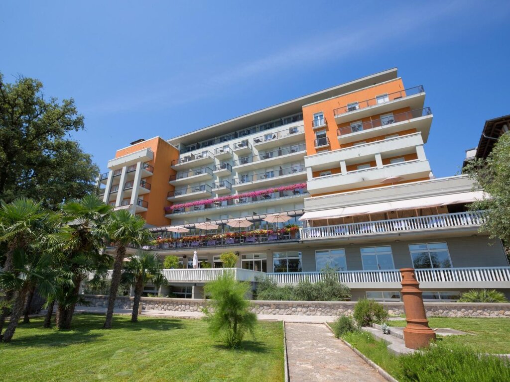 Habitación doble Superior con balcón y con vista al patio Grand hotel 4 Opatijska Cvijeta