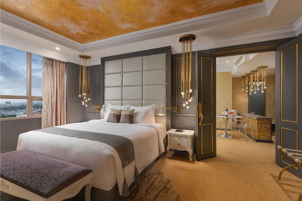 Suite Royal Tian Li Hotel