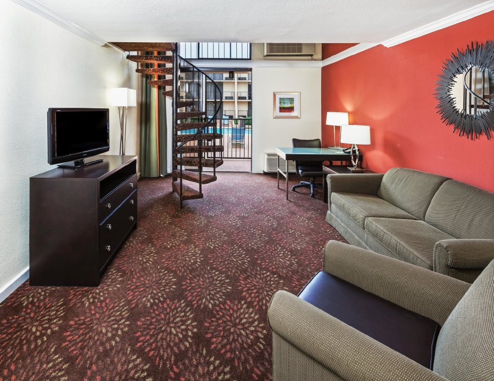 1 Bedroom Double Suite Holiday Inn Tyler