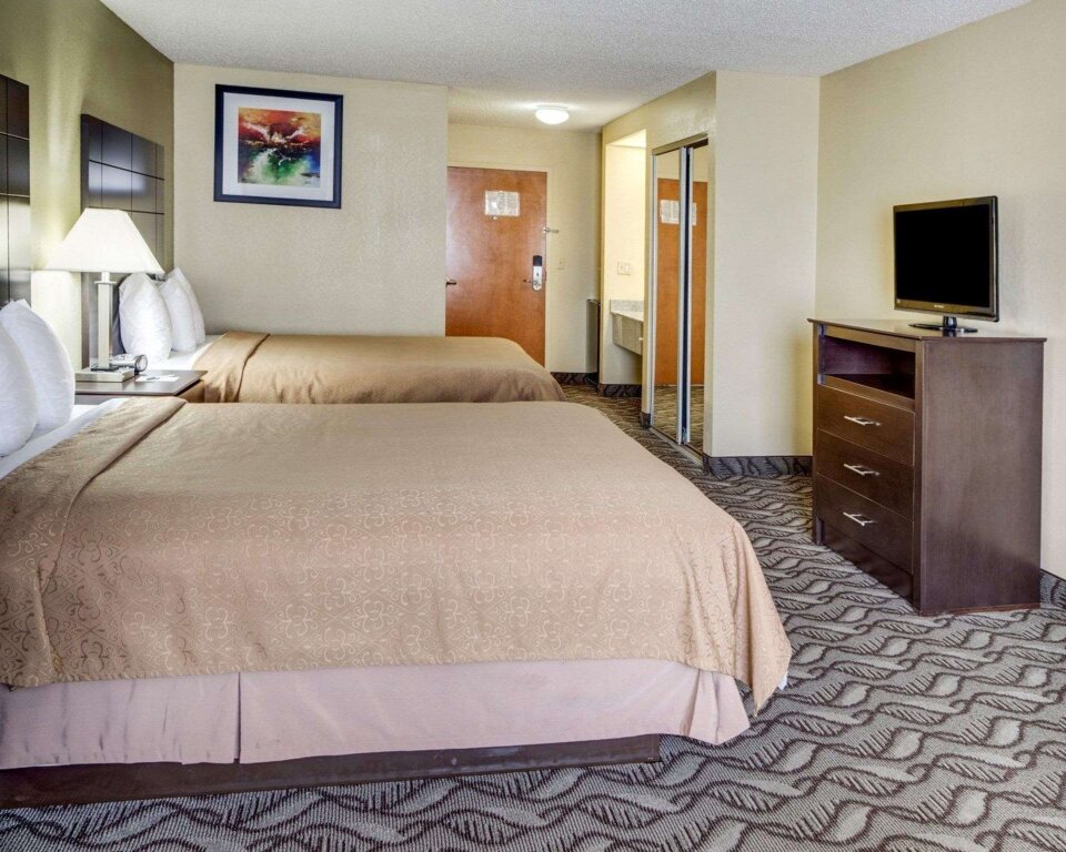 Четырёхместный люкс Quality Suites Baton Rouge East - Denham Springs