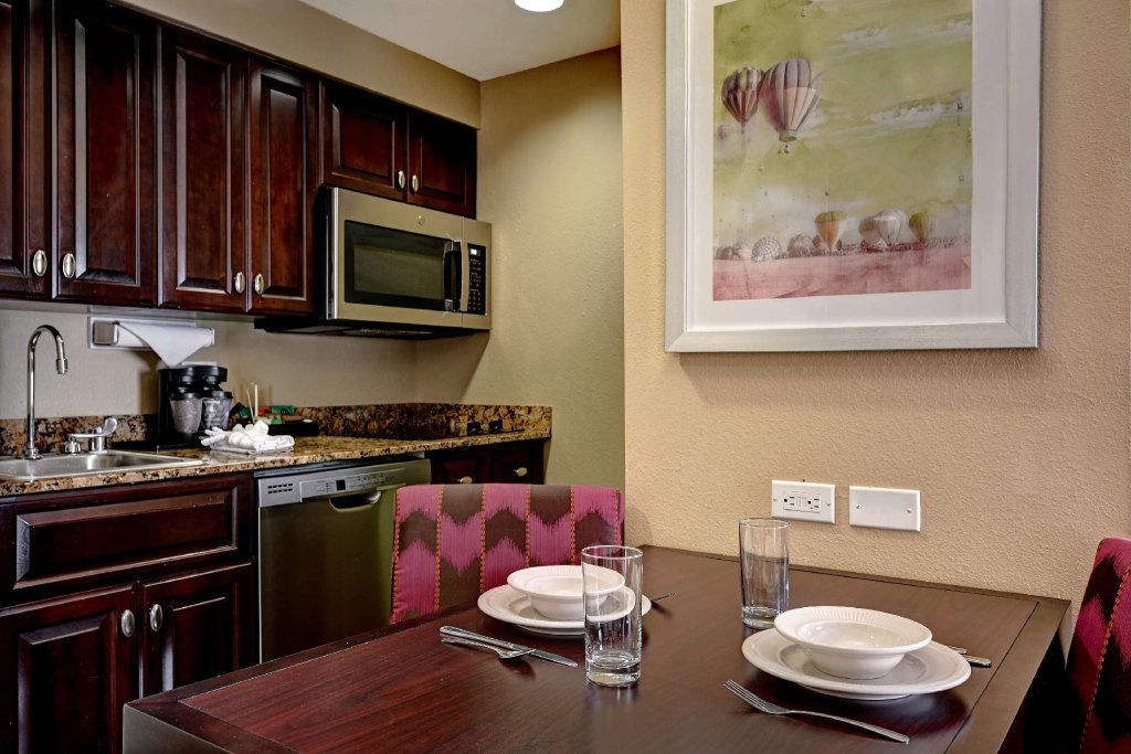Двухместный люкс c 1 комнатой Homewood Suites by Hilton Albuquerque Airport