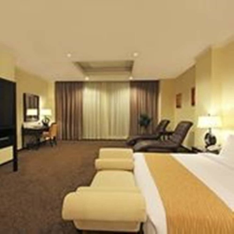 Suite Harmoni One Convention Hotel and Service Apartments