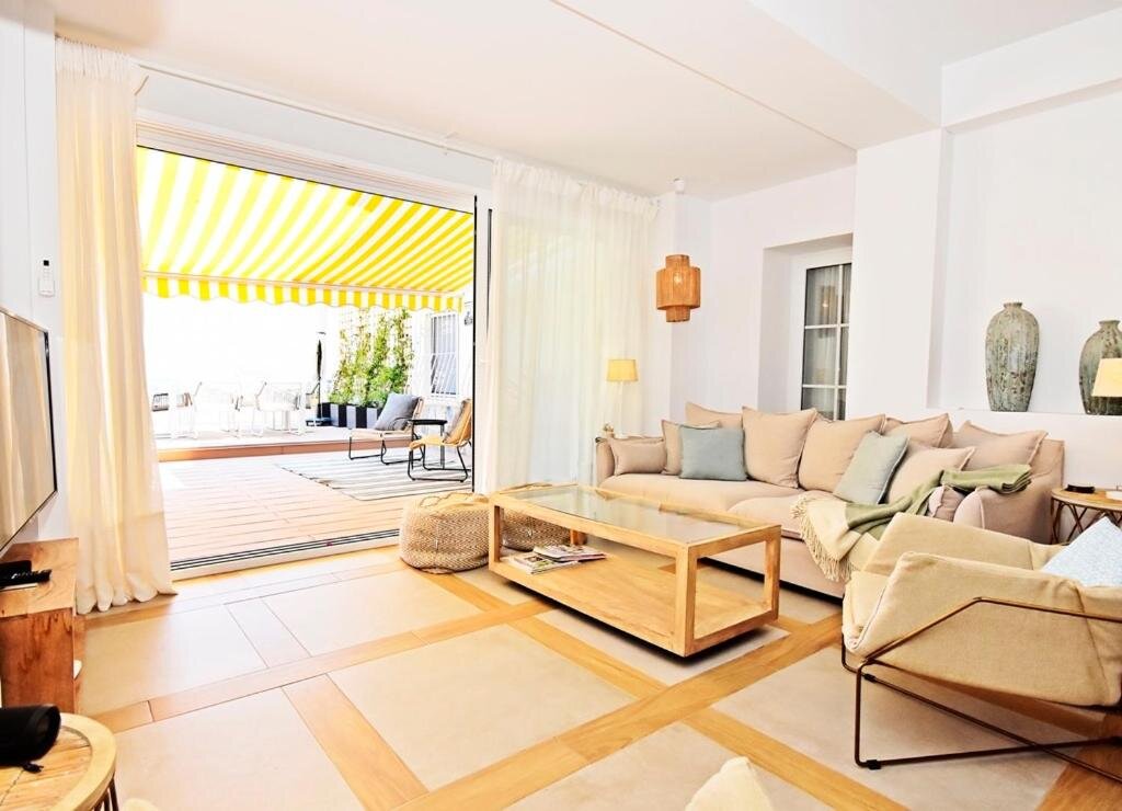 Appartement Vue mer 70sqm private terrace in front of the sea & 107sqm brand new apartment