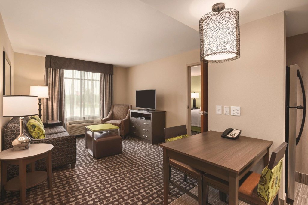 Двухместный люкс c 1 комнатой Homewood Suites by Hilton Ankeny