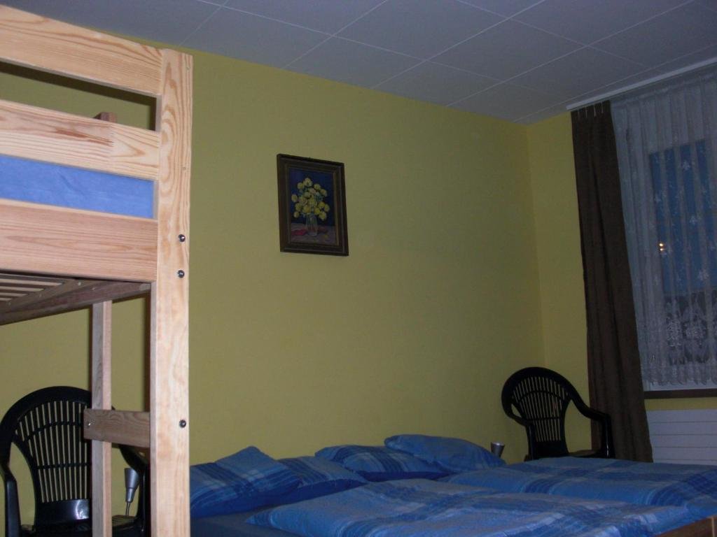 Кровать в общем номере Back-Packer Federnhut