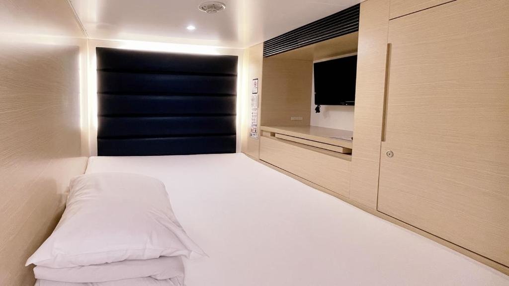 Standard male Capsule Hotel & Spa TOPOS Sendai Station - Caters to Men