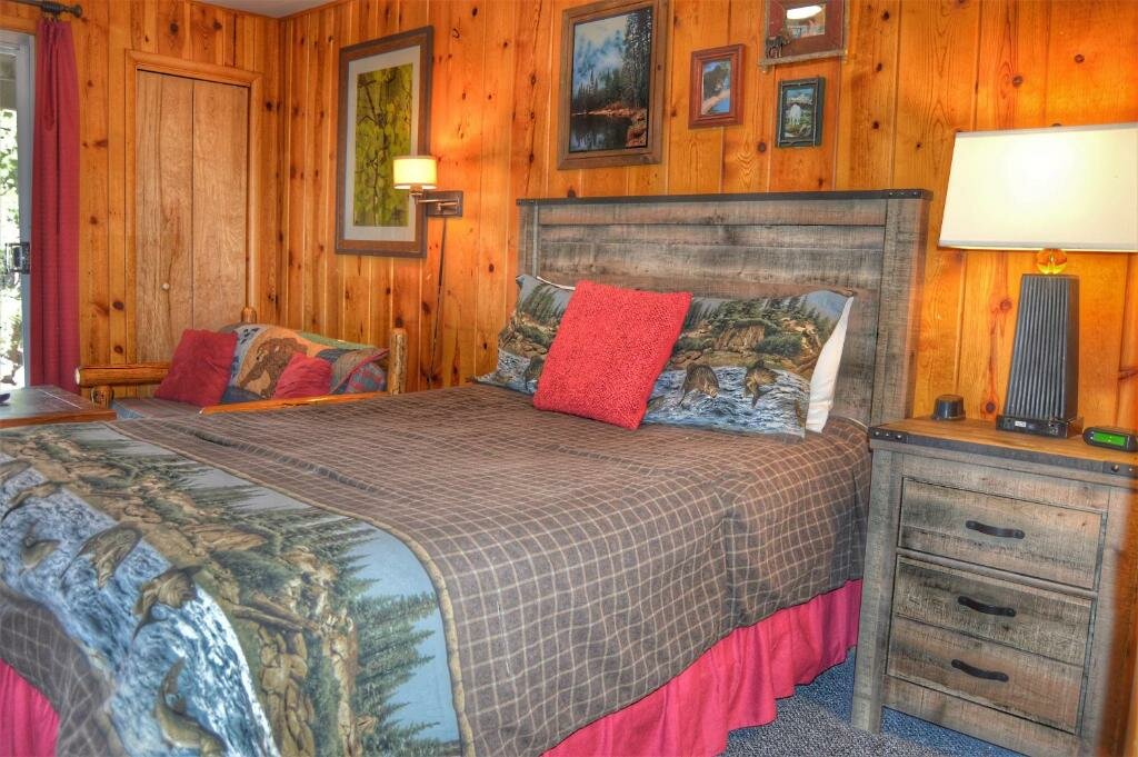 Standard double chambre Vue sur la rivière The Inn on Fall River & Fall River Cabins
