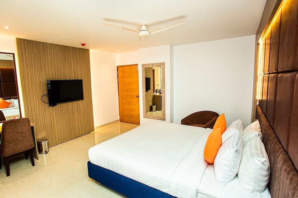 Suite Real Royal Raj Hotel & Condominium