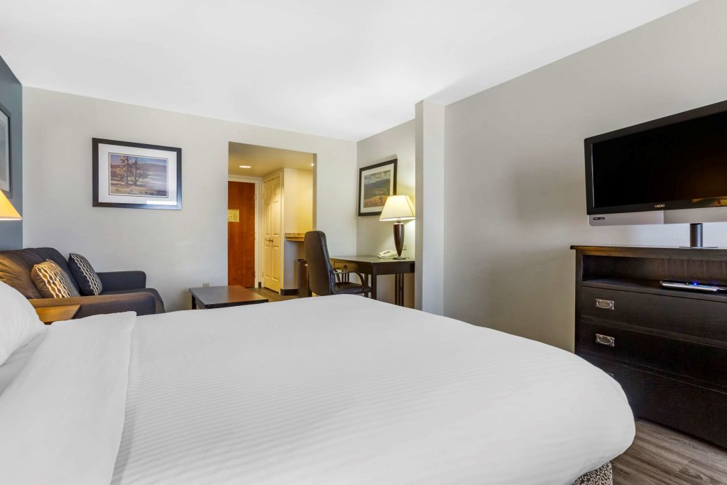 Четырёхместный номер Standard Big Horn Resort, Ascend Hotel Collection