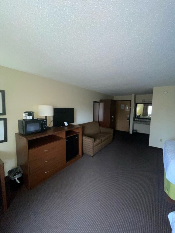 Люкс Cobblestone Hotel & Suites - Wisconsin Rapids