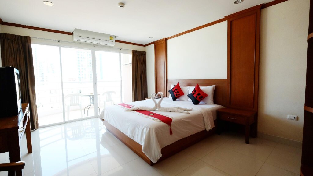 Номер Standard с балконом и с видом на бассейн Phu View Talay Resort