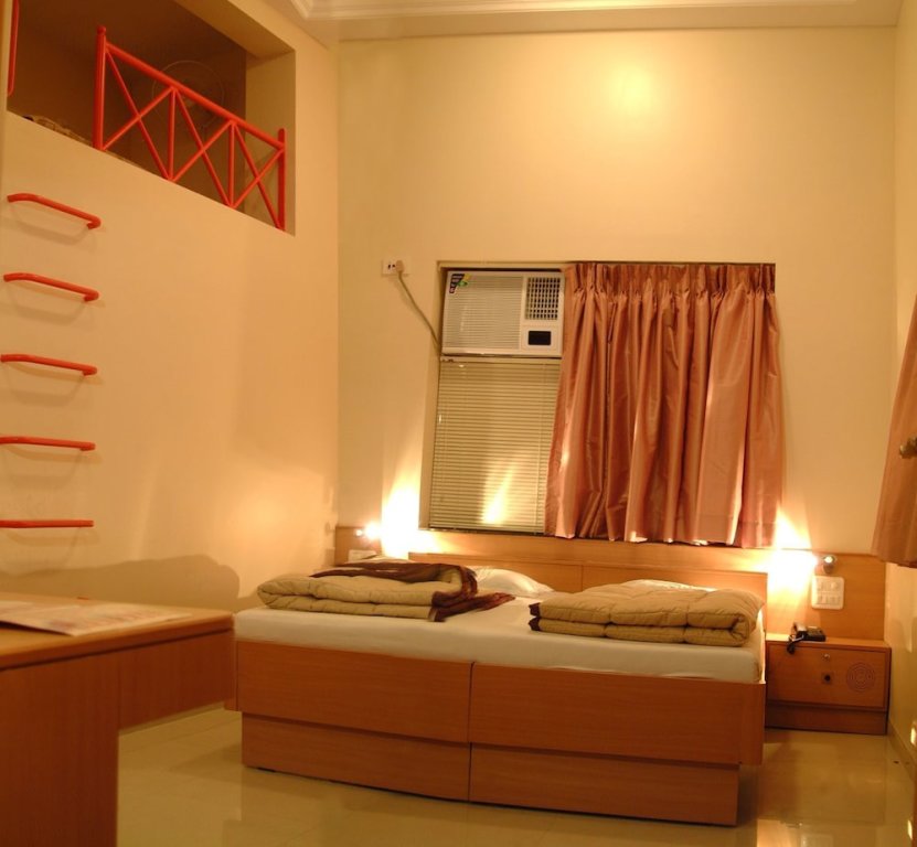 Standard room Hotel Ravikiran
