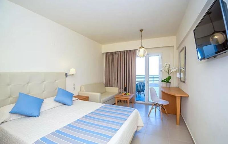 Standard Single room with balcony Themis Beach Hotel