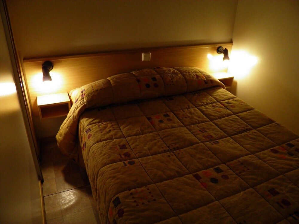 2 Bedrooms Bungalow Camping Morunys