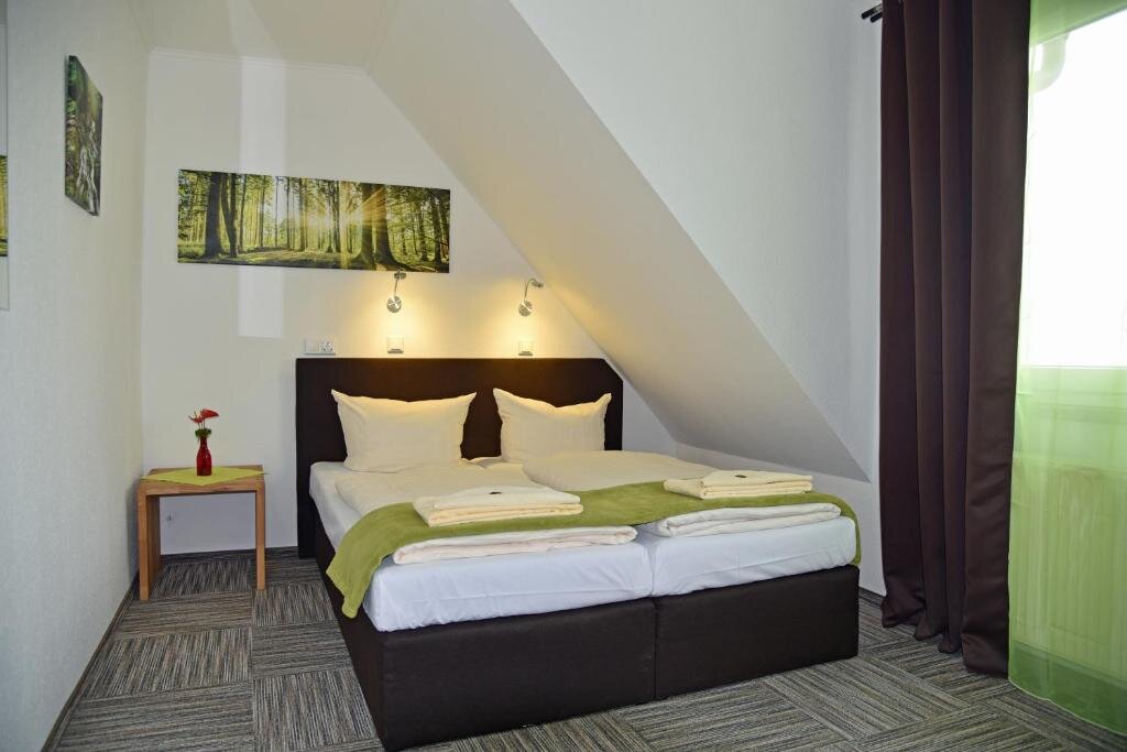Standard Doppel Zimmer Hotel Zum Gruendle