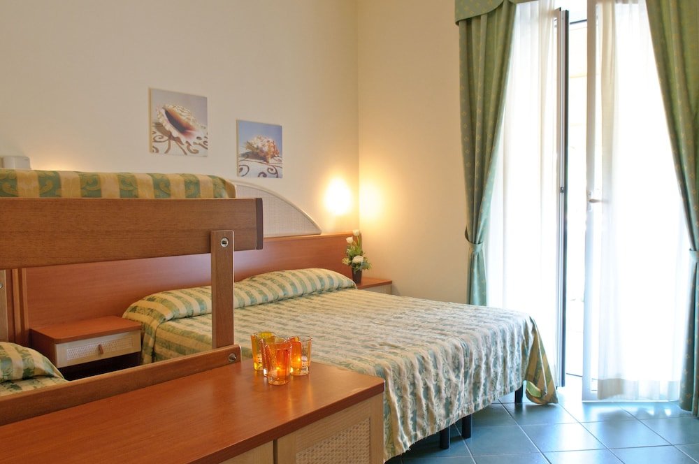 Standard Triple room Pinetina Mare Baby Family Hotel