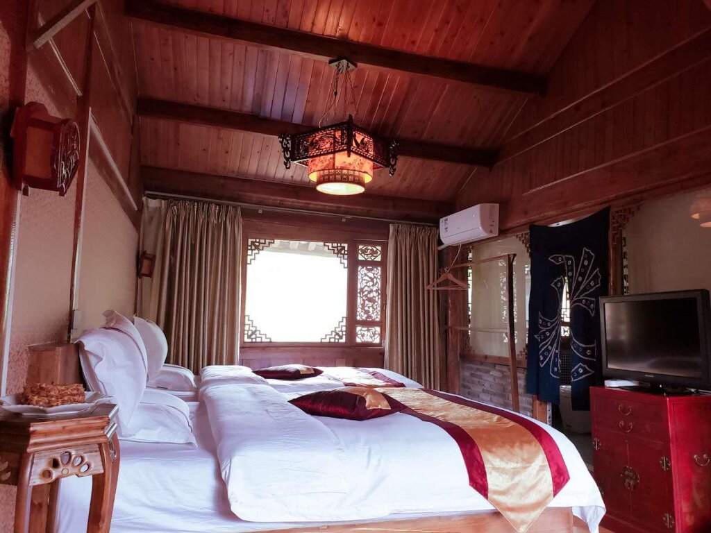 Deluxe Double Suite with garden view Baisha Holiday Resort Lijiang