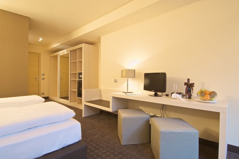 Четырёхместный номер Comfort Le Blanc Hotel & Spa