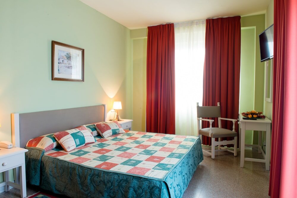 Номер Economy Hotel Castell Blanc