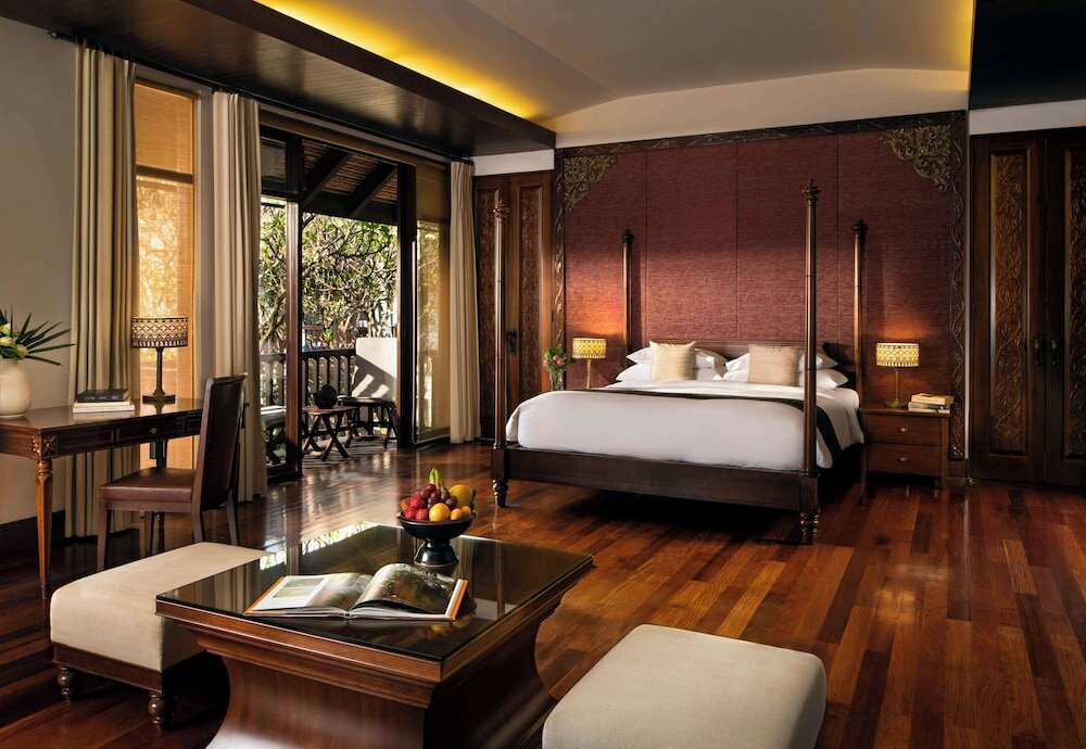 Suite with balcony Anantara Angkor Resort