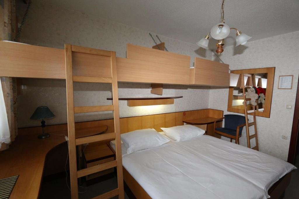 Standard Single room Hotel Krona Domžale