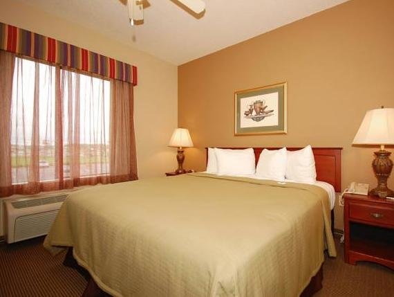 Двухместный люкс c 1 комнатой Best Western Plus Gadsden Hotel & Suites