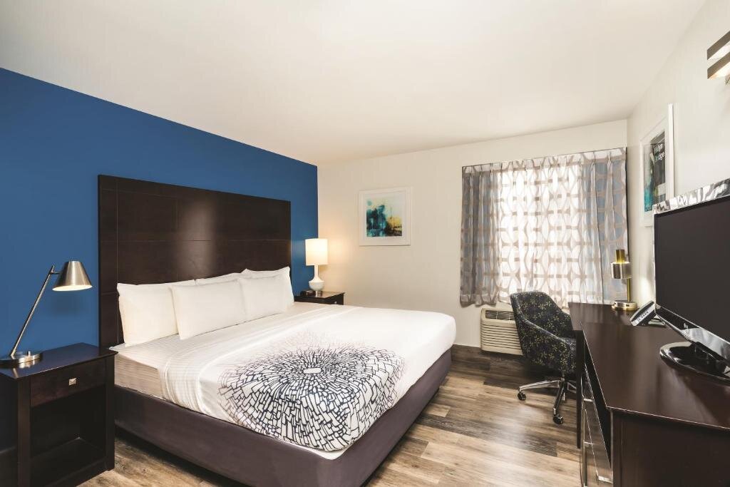 Mobility/Hearing Accessible Double room La Quinta by Wyndham Brooklyn Downtown
