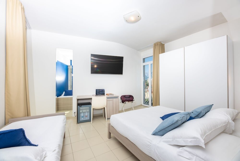 Komfort Dreier Zimmer mit Balkon und mit Meerblick L'Alba Hotel