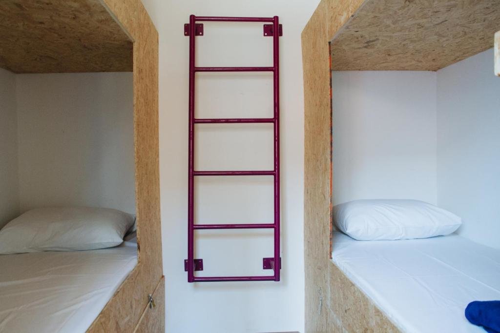 Кровать в общем номере (женский номер) Ô de Casa Hostel