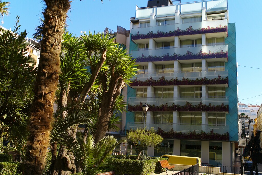 Dónde está el hotel oasis en benidorm