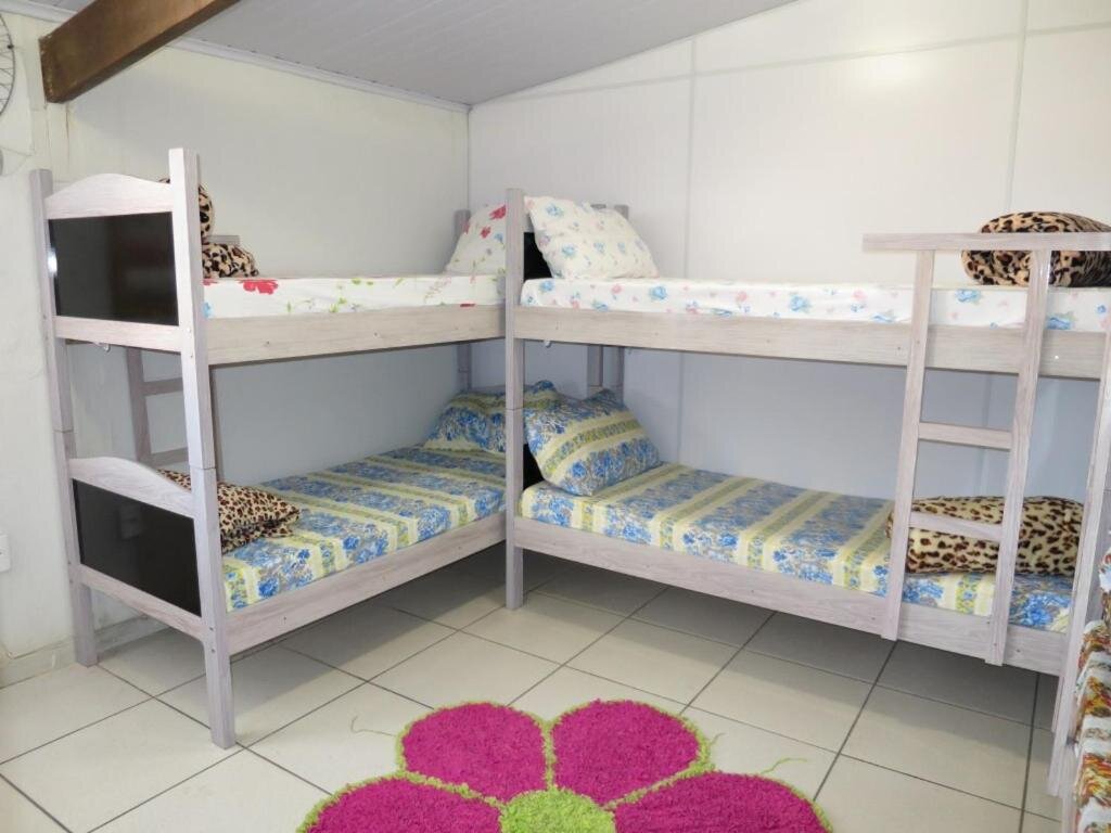 Кровать в общем номере (женский номер) Hostel Horizonte de Minas