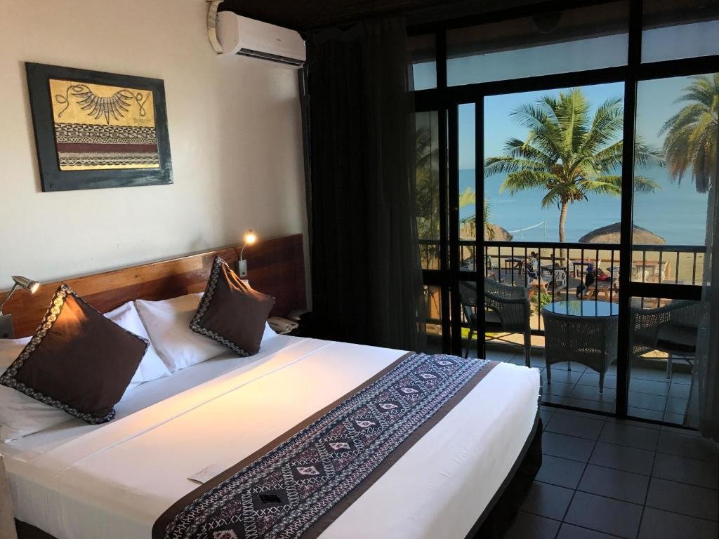 Номер Standard с балконом и oceanfront Smugglers Cove Beach Resort & Hotel