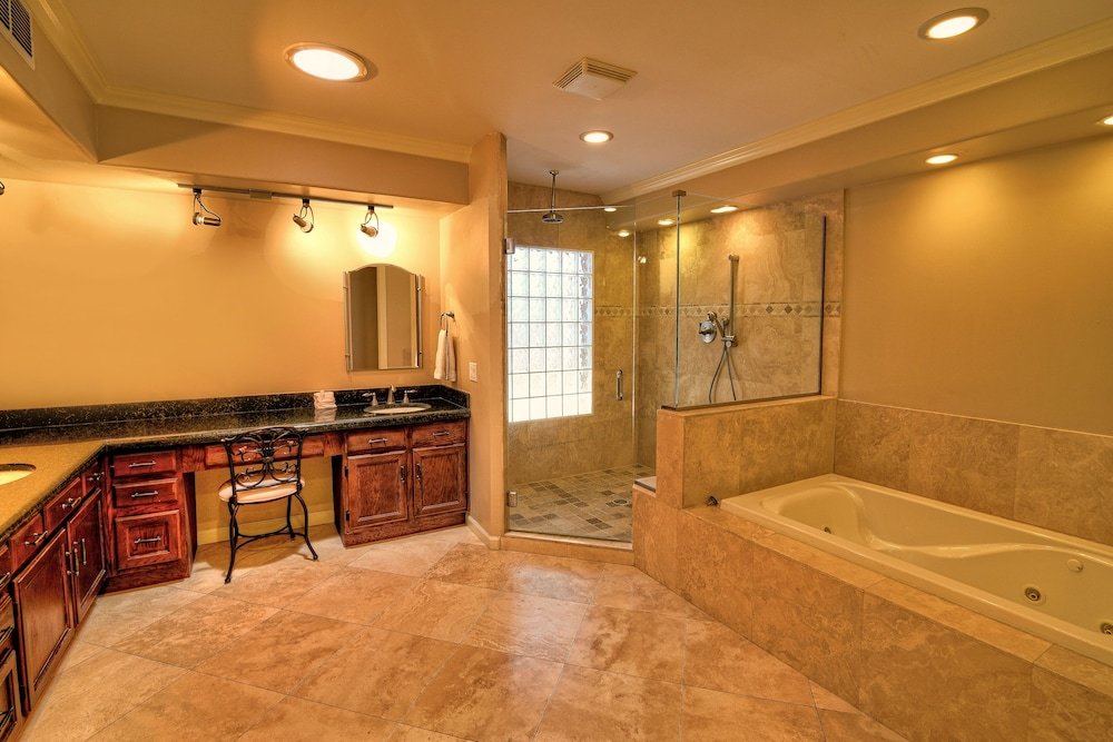 Studio Just Listed! Kierland Home w Htd Pool and Hot tub