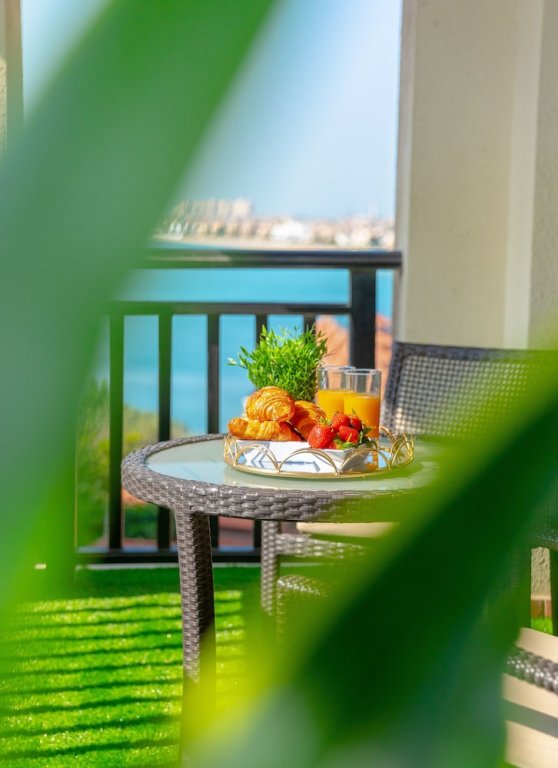 2 Bedrooms Luxury Apartment with balcony and with partial sea view EDEN'S Homes & Villas - Anantara Palm Residences