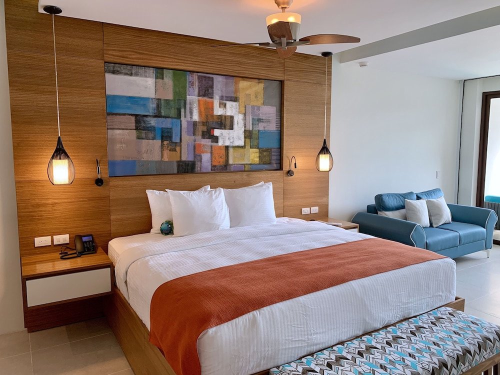 Junior suite con balcone e con vista sull'oceano Azura Beach Resort