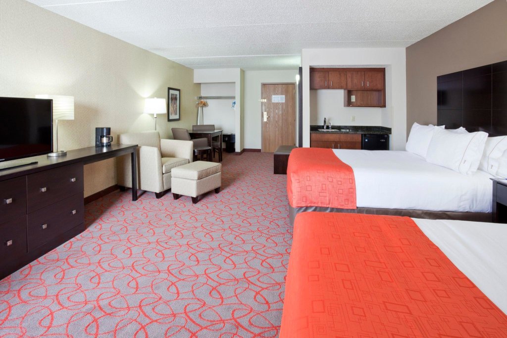 Deluxe Double room Holiday Inn Express & Suites Bloomington West, an IHG Hotel