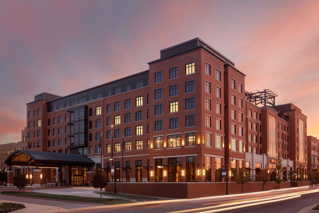 Номер Standard Embassy Suites by Hilton South Bend