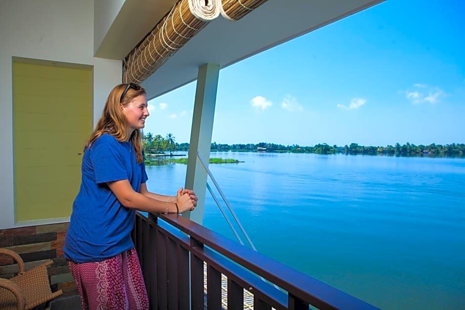 Premium Double room with lake view Mira's PMC Lakeshore Resort