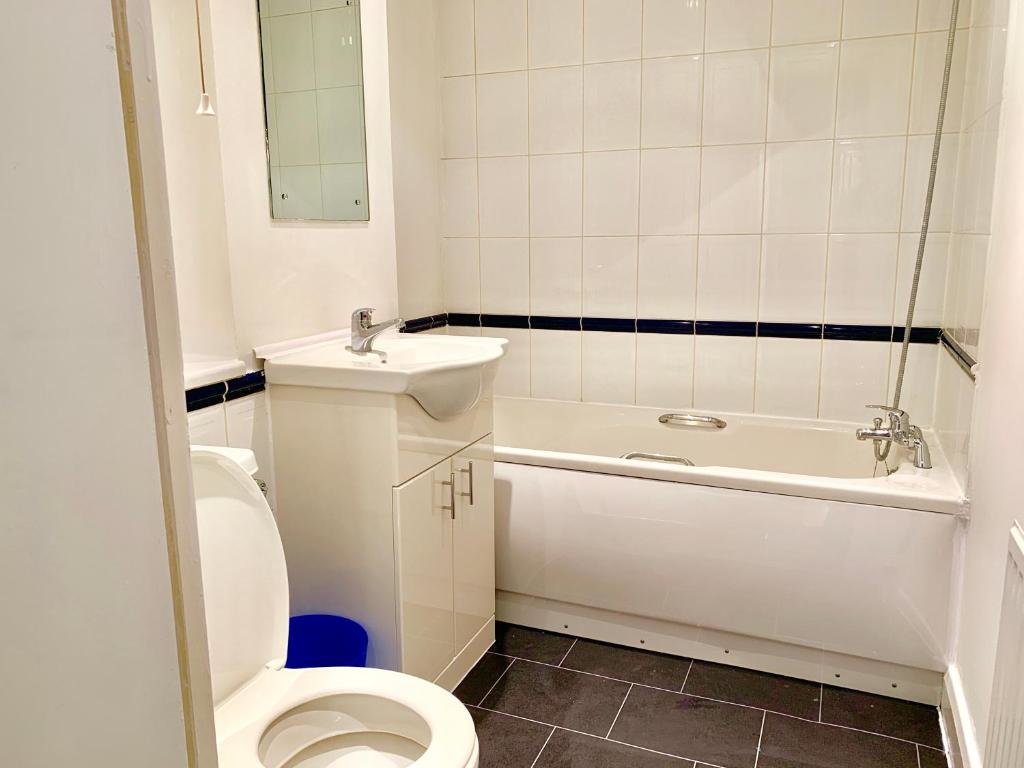 Apartment 2 Bedrooms Modern Central London Apartment, Full Kitchen, 5 minutes Tube Station