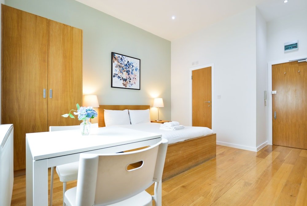 Студия Standard Notting Hill Serviced Apartments by Concept Apartments