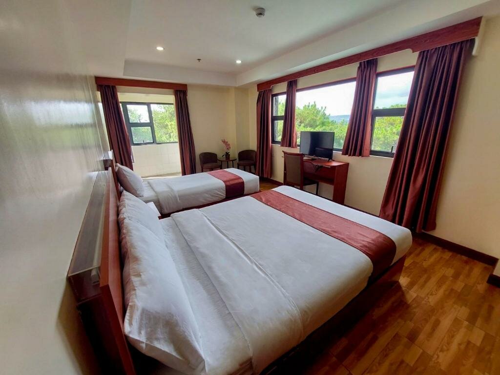 Standard Triple room with city view 456 Hotel