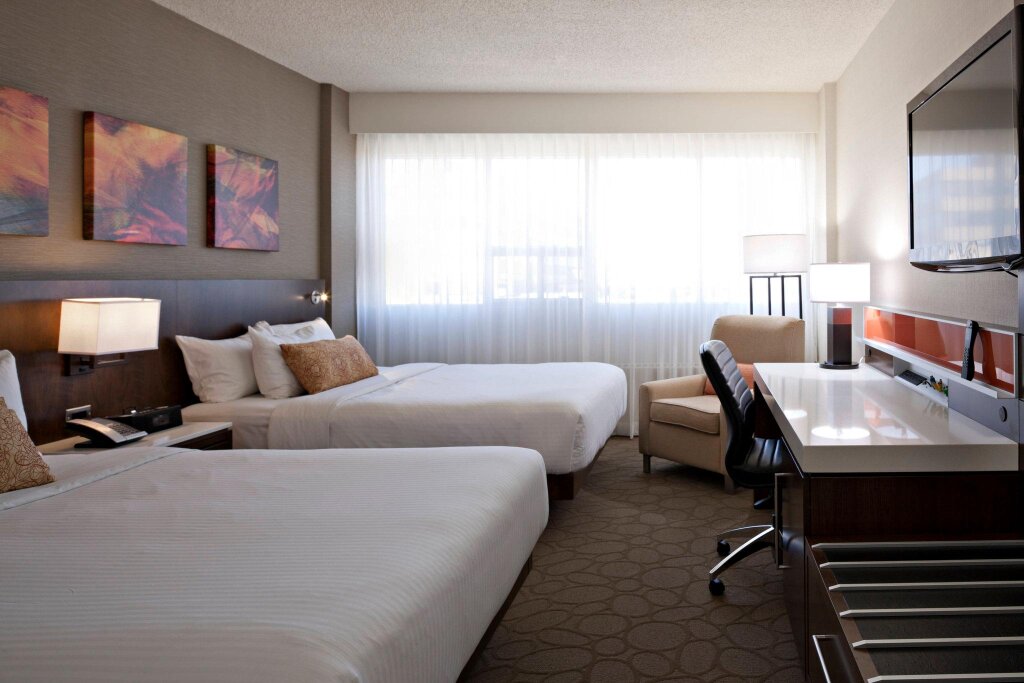 Двухместный номер Standard Delta Hotels by Marriott Edmonton South Conference Centre