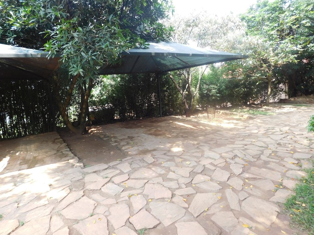 Hütte Captivating 2-bed Cottage in Kampala