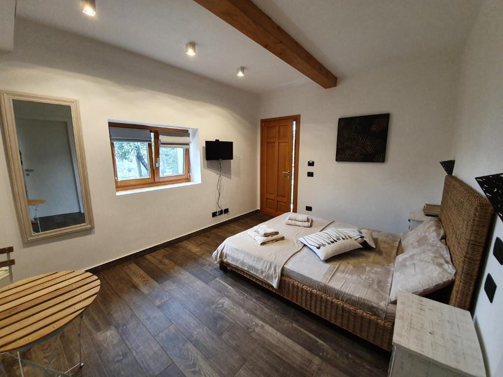 Standard Doppel Zimmer mit Seeblick Agriturismo Podere Nigriano