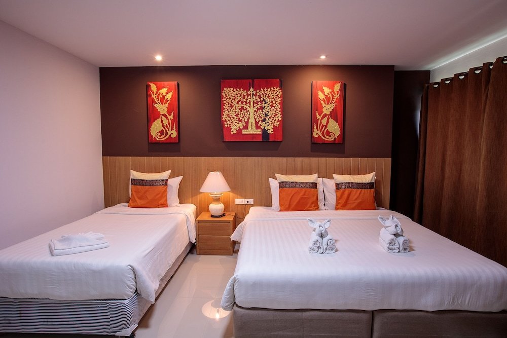 Standard Triple room with balcony Huen Jao Ban Hotel