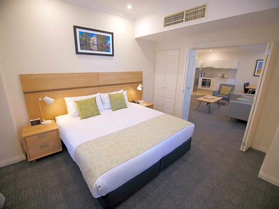 Двухместный люкс с 3 комнатами Quality Apartments Adelaide Central