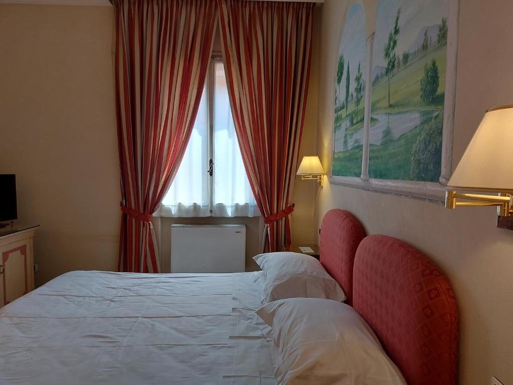 Classique triple chambre PHI Hotel Canalgrande