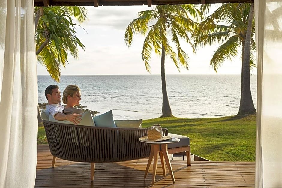 Двухместная Bure Villa oceanfront Fiji Marriott Resort Momi Bay